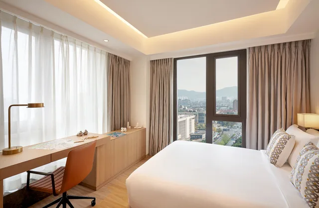 جناح ديلوكس بسرير كينج وسرير فردي بغرفتي نوم، Shama Serviced Apartments Zijingang Hangzhou 1/4