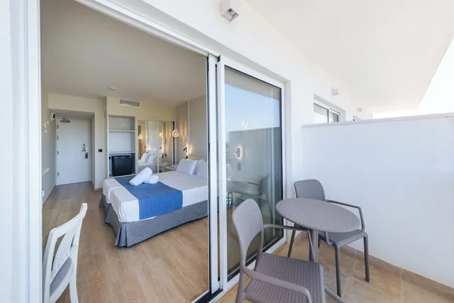 غرفة قياسية بسرير مزدوج بشرفة، Hotel Ankaa 2/4