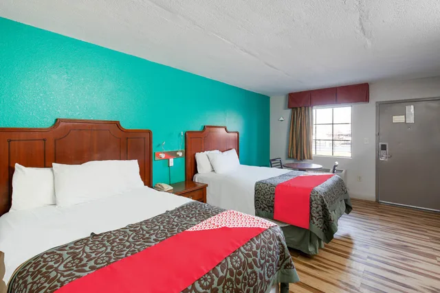 Room, 2 Double Beds, Hotel O Columbia Downtown near I-65 2/5