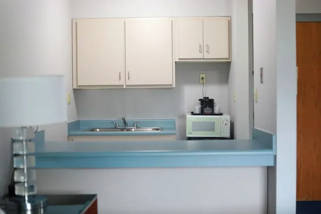 غرفة قياسية بسريرين مزدوجين، Illini Inn & Suites 1/5