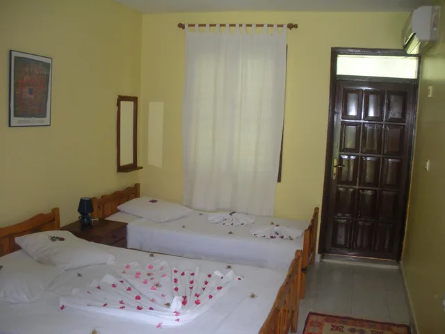 غرفة قياسية ثلاثية، Riverside Hotel 10/10