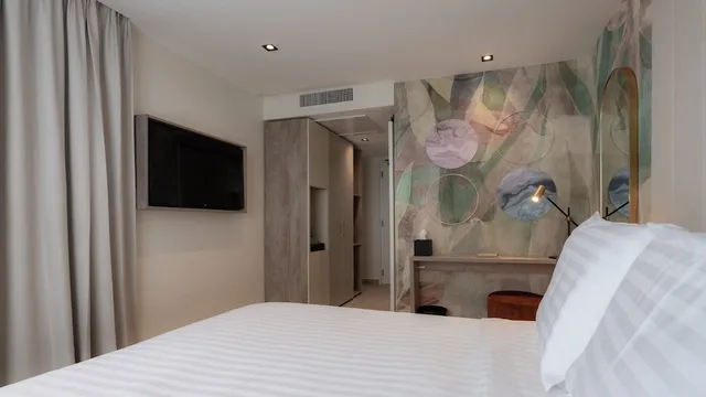 غرفة بسرير كوين بإطلالة على المدينة، Harbor Hotel and Casino Curacao 2/4