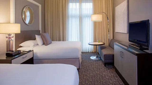 غرفة بسريرين كوين لذوي الإعاقة، Hyatt Centric French Quarter New Orleans 2/4