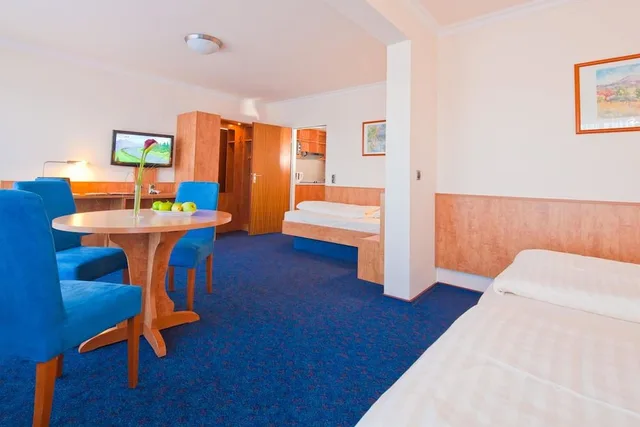 غرفة كومفورت ثلاثية بسرير فردي، Room in B&B - Studio for 2 People in Hamburg Mitte, Cozy and Modern 1/2