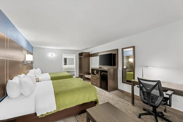 غرفة قياسية بسريرين كوين، Quality Inn & Suites Rio Grande City, TX 2/6