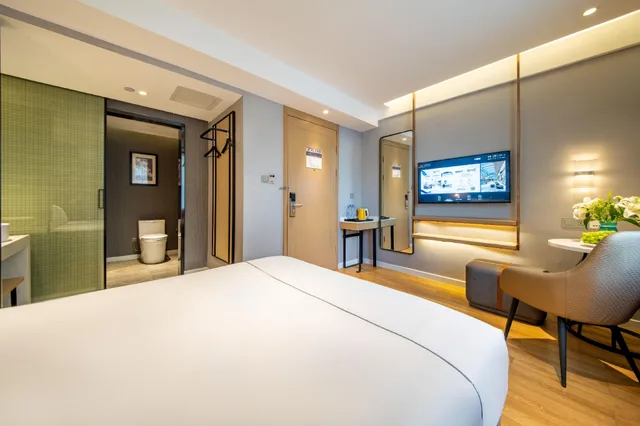 Elegant, Twin Beds, White Yulan Hotel (Xi'an Hangtiancheng Metro Station) 1/1