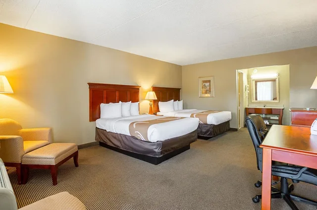 غرفة قياسية بسريرين مزدوجين، Quality Inn Hurricane Mills I-40 2/4