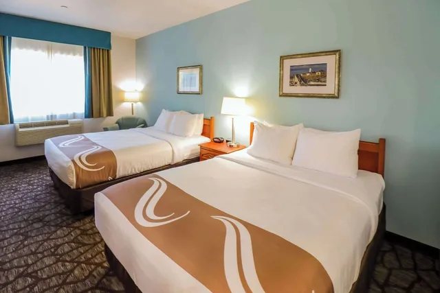غرفة قياسية بسريرين كوين، Quality Inn & Suites Sequim at Olympic National Park 1/5