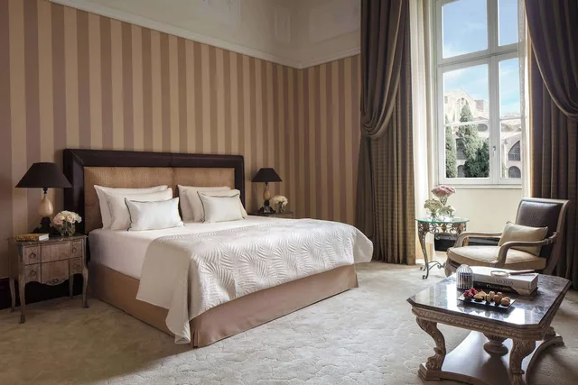 جناح جونيور مع سرير إضافي، Anantara Palazzo Naiadi 1/7