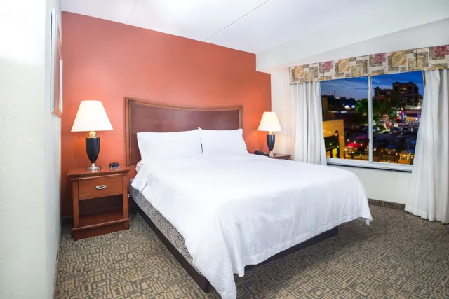 Suite, King Bed, Parlor, Sofa، Hilton Garden Inn Fayetteville Fort Bragg 2/10