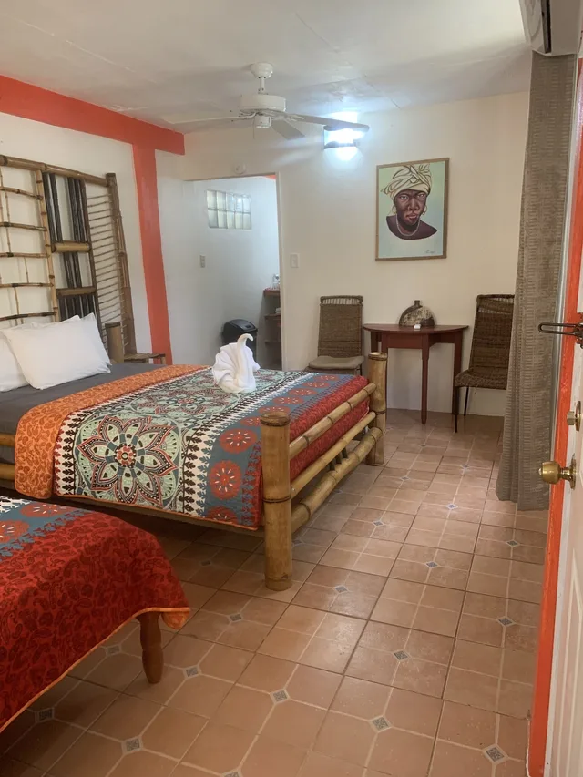 Standard, 2 Queen Beds, Courtyard Area، All Seasons Guest House 1/10