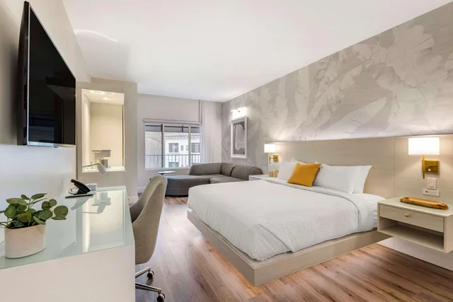 غرفة بسرير مزدوج، Cambria Hotel Calabasas - Malibu 1/3