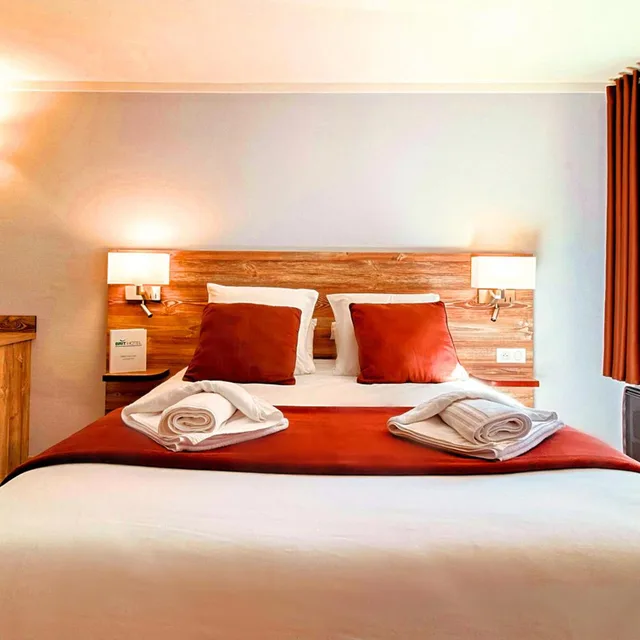 غرفة بسرير مزدوج، Brit Hotel Confort Pau Lons 5/8