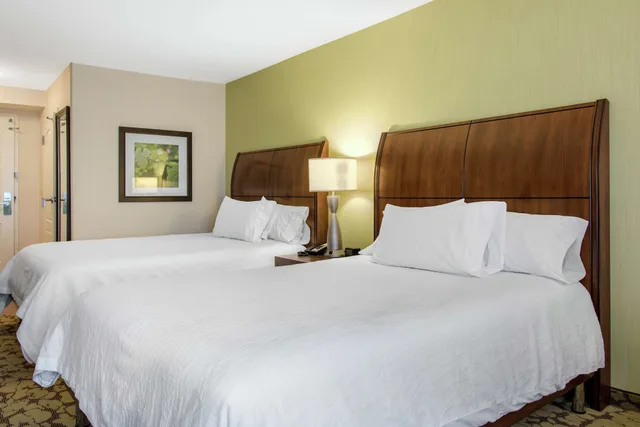 غرفة بسريرين مزدوجين، Hilton Garden Inn Portland Airport, ME 7/10