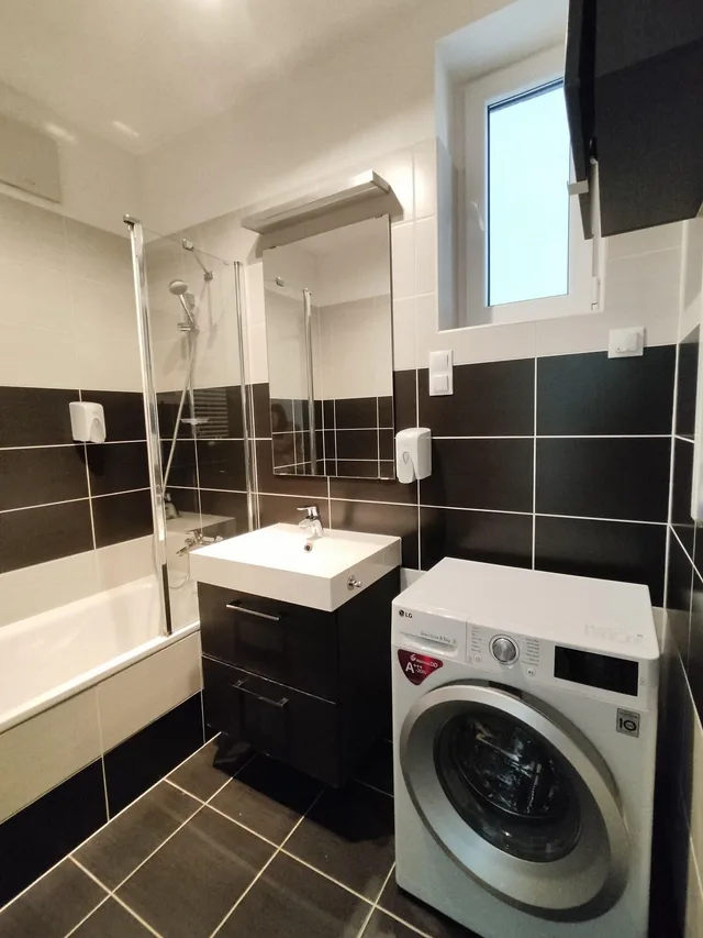 Executive, Suite, Apartment، CORVIN CENTER SUITES 5/5