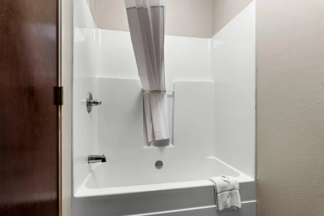 غرفة بسرير كينج، Comfort Inn Evansville East 4/4