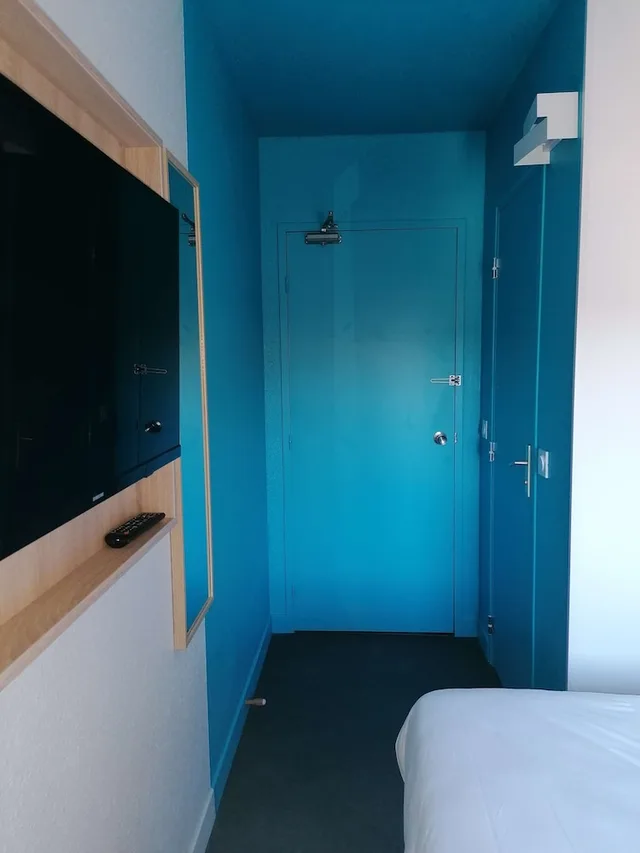 غرفة قياسية بسريرين منفصلين، Kyriad Direct Martigues 1/2