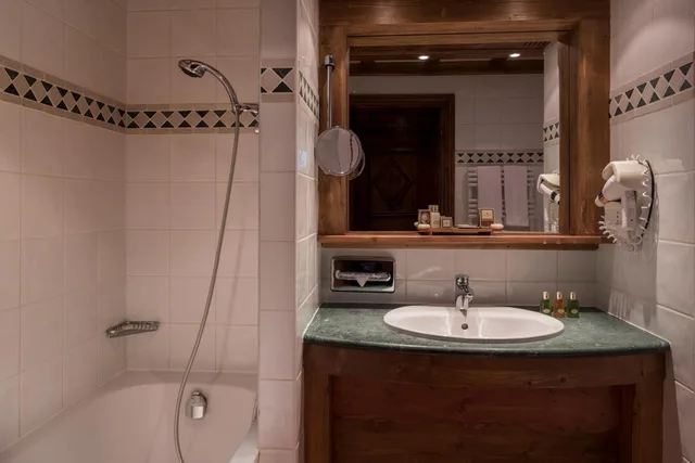 غرفة قياسية بإطلالة على الجبل، Hotel Mont Vallon Meribel 8/10
