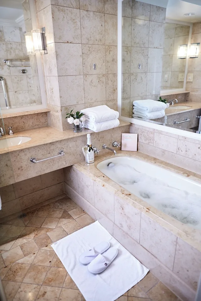 غرفة كلوب تنفيذية بسرير كينج بشرفة، The Langham Melbourne 8/8