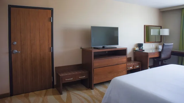 غرفة قياسية بسرير كينج لذوي الإعاقة، Holiday Inn Express and Suites Celaya 3/7