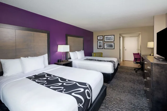 غرفة بسريرين كوين لذوي الإعاقة، La Quinta Inn and Suites by Wyndham Kennesaw 3/10