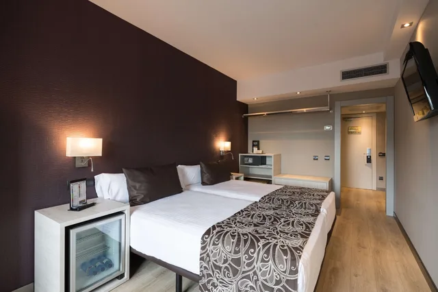 غرفة مفردة بسرير كوين، Catalonia Atenas Hotel 4/8