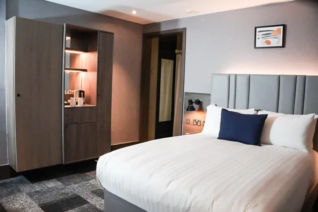 غرفة بسرير مزدوج لذوي الإعاقة، Crowne Plaza London - Kingston 2/3
