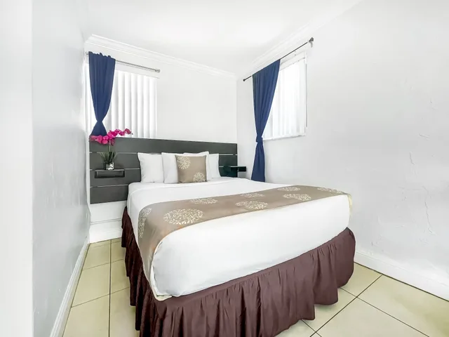 غرفة سوبيريور بسرير كينج، OceanSide Boutique Hotel Hollywood 1/4