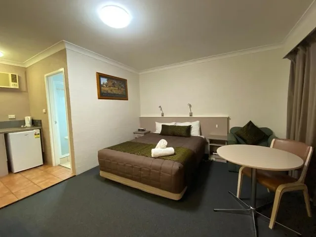 غرفة ديلوكس بسرير كوين، Sapphire City Motor Inn Inverell 1/2