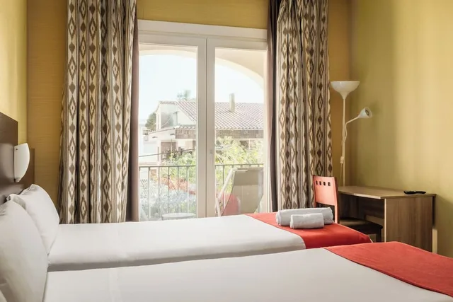 غرفة ثلاثية بثلاثة أسرّة، Canal Olimpic Hotel 10/10