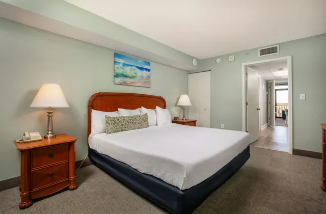 Condo, Standard, King Bed, Murphy Bed, Partial Ocean View، Grande Shores Ocean Resorts Condominiums 2/5