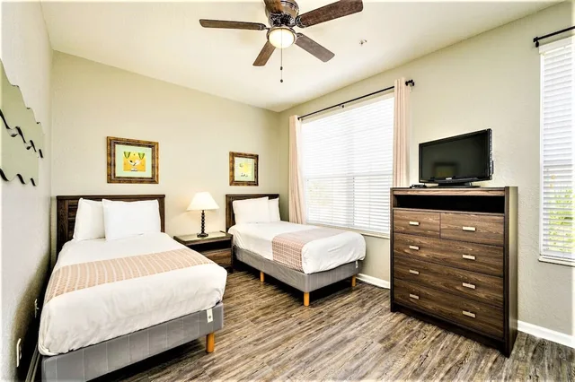 3 Bedrooms, Town House, King and Twin Beds, Queen Bed، Vista Cay Resort by Millenium 3/6