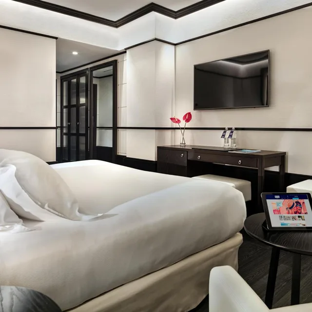 غرفة بسرير كينج، H10 Marina Barcelona 3/6