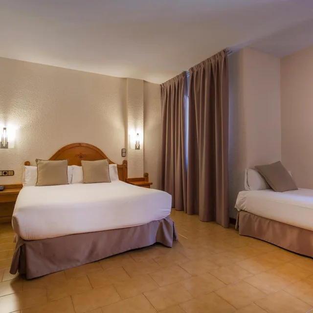غرفة رباعية بسرير فردي، Hotel Sant Gothard 3/10
