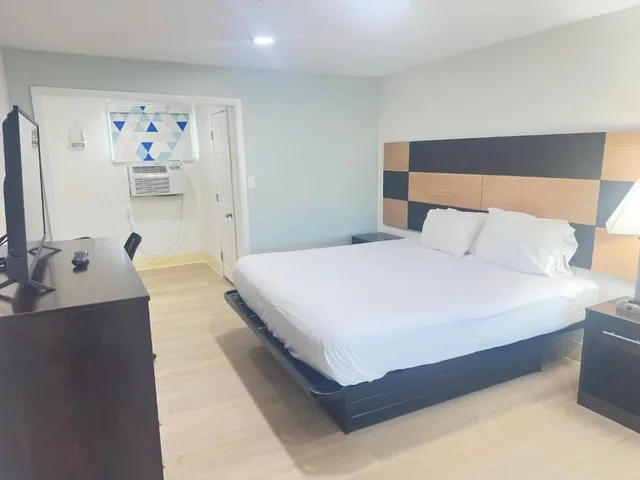 غرفة قياسية بسرير كينج، Eastern Inn 5/10