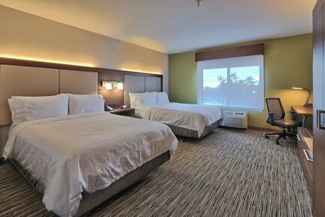 غرفة قياسية بسريرين مزدوجين لذوي الإعاقة، Holiday Inn Express Hotel and Suites Albuquerque Historic Old Town 1/5