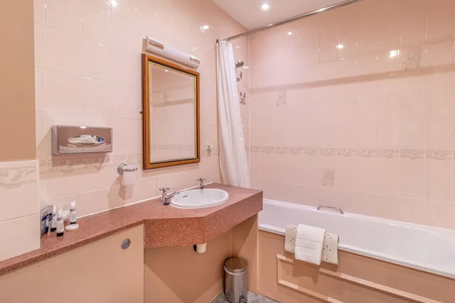 Standard Double 2 pax، Midland Hotel Bradford 4/5