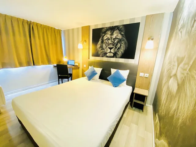غرفة قياسية بسرير كوين، Kyriad Direct Lille Nord – Roubaix 1/5