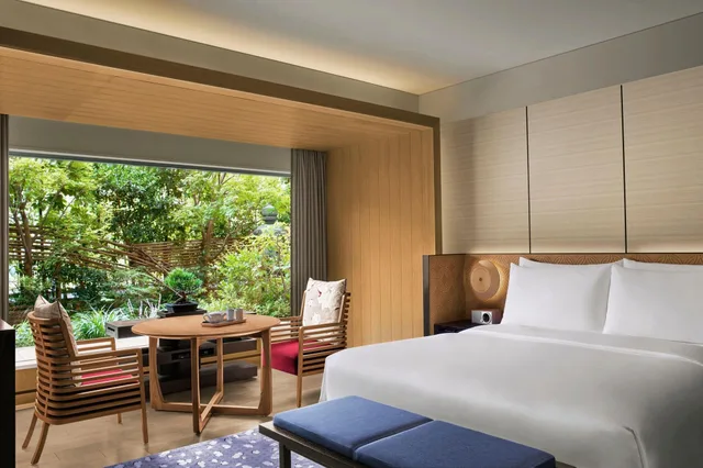 غرفة ديلوكس بسرير مزدوج بإطلالة على الحديقة، The Ritz Carlton Kyoto 1/8