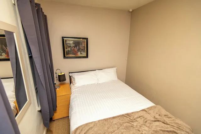Compact Double Room، OYO Cornerstone Manor Hotel 7/10