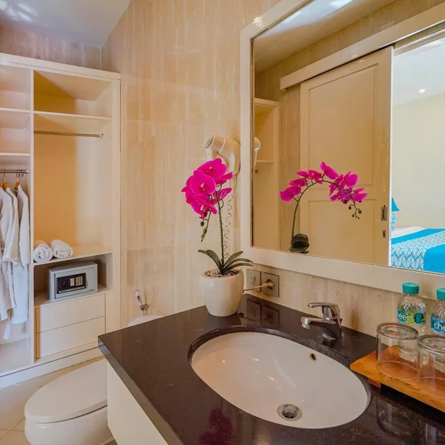 فيلا ديلوكس بغرفتي نوم، Awila Villas Kuta 8/10