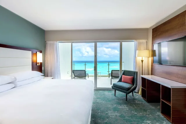 Honeymoon, Suite, King Bed, Garden and Ocean View، Caribe Hilton 1/4