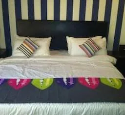جناح، The Travotel Suites 4/5