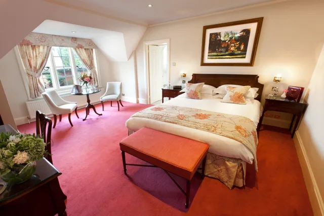Deluxe, Double Bed, Tylney Hall 2/4