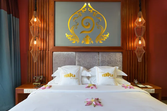 جناح فاخر بسرير كينج بإطلالة على المدينة بشرفة بحوض استحمام، Golden Temple Boutique 3/3