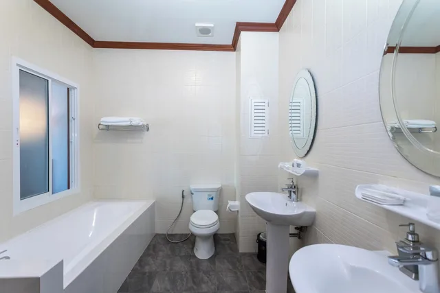 جناح جونيور بسرير مزدوج، Erawan Hotel 7/8
