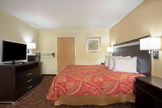 غرفة بسرير كينج، Days Inn by Wyndham Hammond 1/1