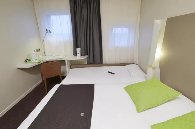 غرفة جونيور بسرير مزدوج، Campanile Lille Euralille 3/4