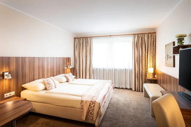 غرفة سوبيريور بسرير مزدوج، QU Hotel, Trademark Collection by Wyndham 1/5