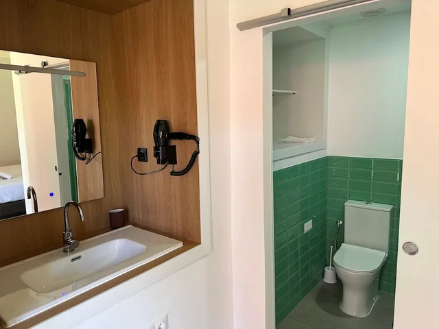 غرفة بريميوم بسرير كينج بشرفة، Hostel Malaga City 2/2